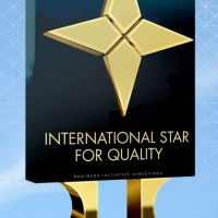 SEYER RECIBE PREMIO DEL BID